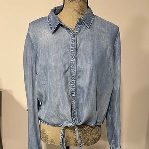Given Kale Light Blue distressed Denim chambray Button-Up Shirt Large